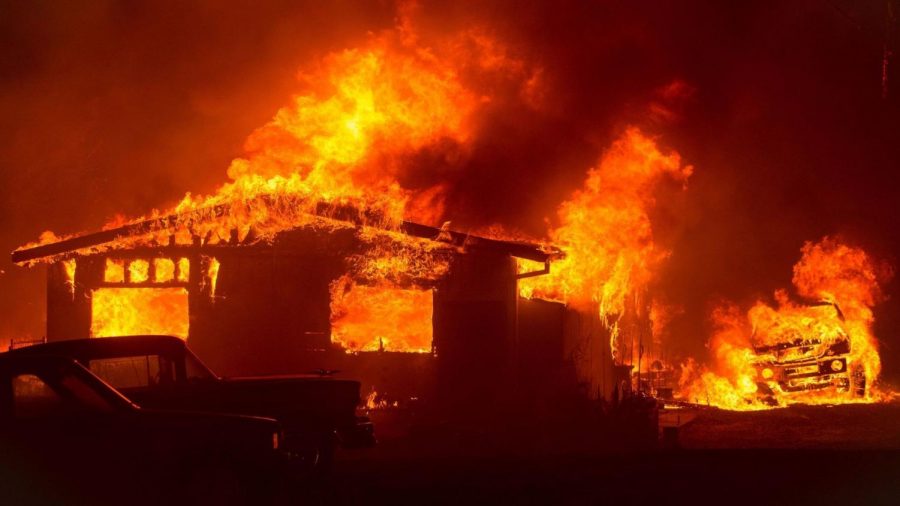 Fires+continue+to+rage+on+in+Southern+California