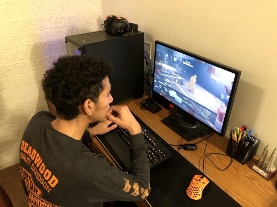 Kasra Nikooforsat (‘20) playing Battlefield 4 contemplating why he died.