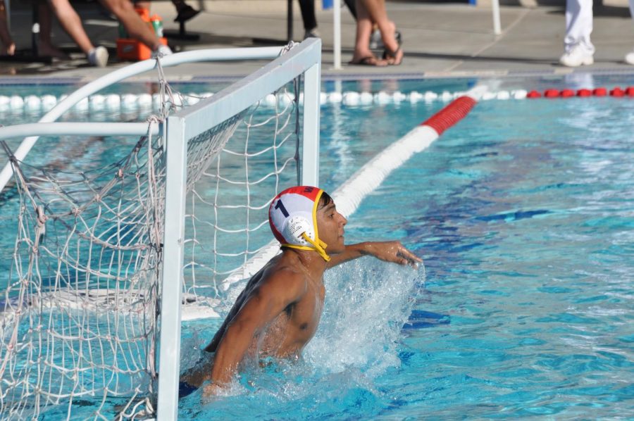 Patrick Dóñez (‘21) dives to block a shot for the Gauls.