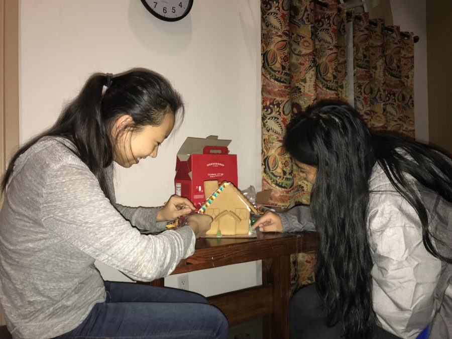 Nancy Li (‘22) and Haley Colorado (‘22) joined their creative forces to construct a gingerbread house. 