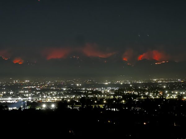 Gianna Rabida (‘27) captures the Bridge Fire raging through Glendora’s Mountains while returning to Webb from an away volleyball game. Since September 8 – the day the fire started – it grew to 10,000+ acres in around two days, leaving Webb students anxious. “I’m afraid that I will have to evacuate my dorm in the middle of the night,” Gianna Rabida said. Boarders at Webb remain alert, anxious about possible evacuations as the fire rages through the Los Angeles and San Bernadino counties.  